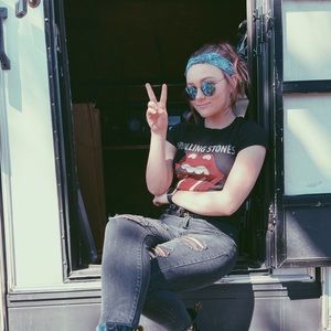 Meet your Posher, Adrienne